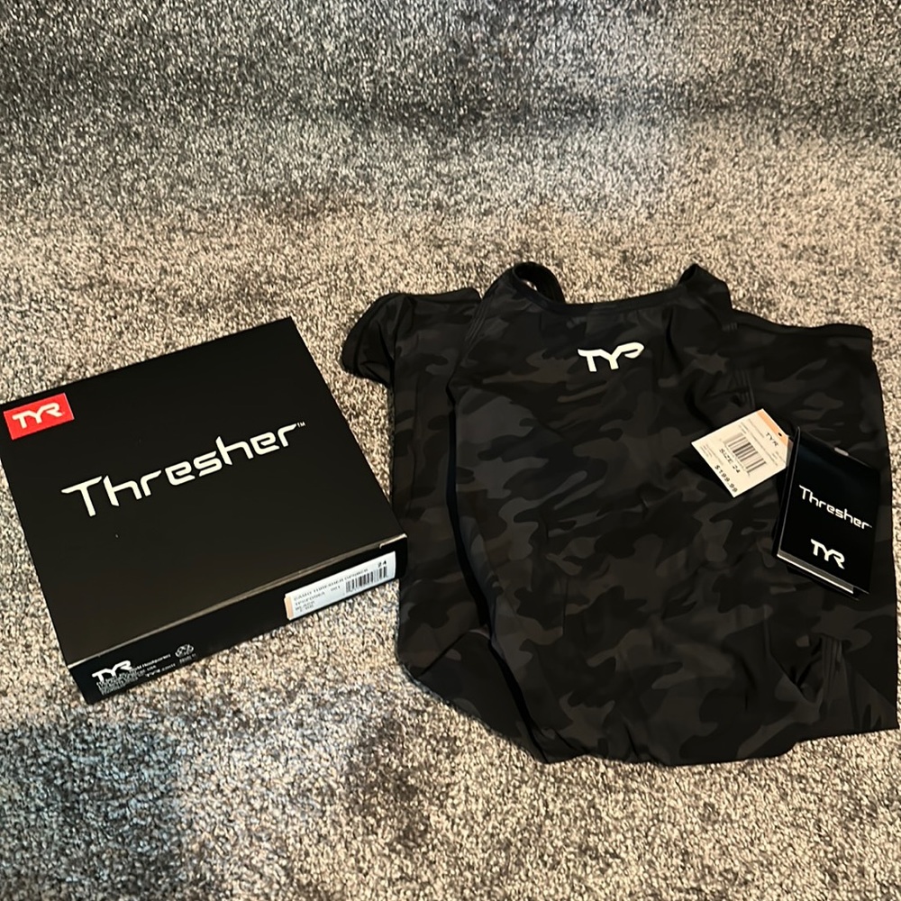 BNWT- Black Camo TYR Thresher Size 24 Competition Swim Tech Suit